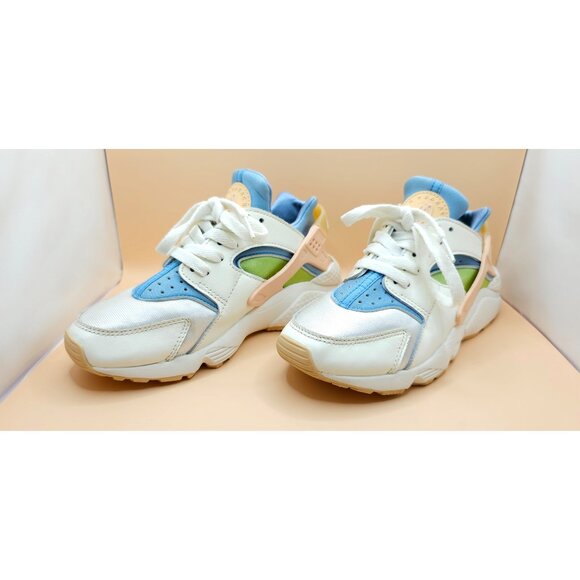 Women's Nike Air Huarache SE Pastel Colors & White Sun Club Sneakers Size 6.5 - Picture 4 of 15